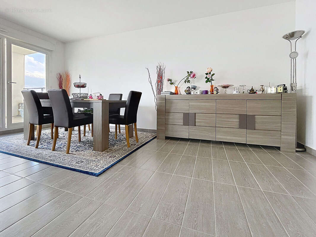 Appartement à SAINT-GENIS-POUILLY
