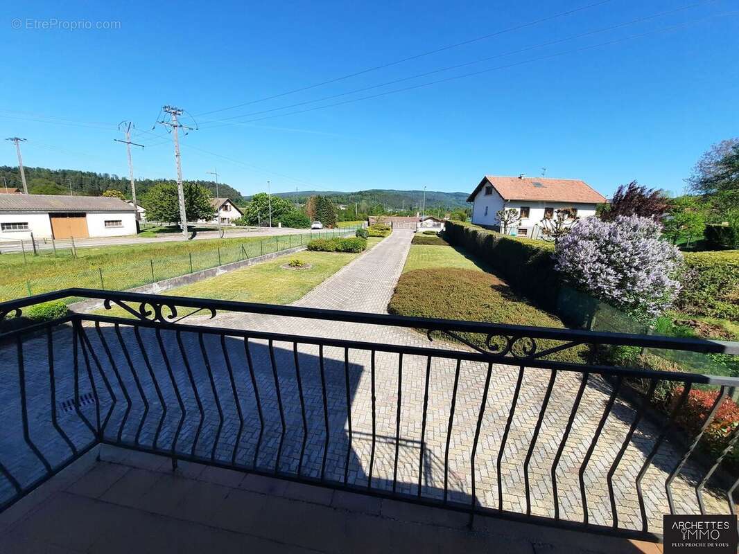 Maison à POUXEUX