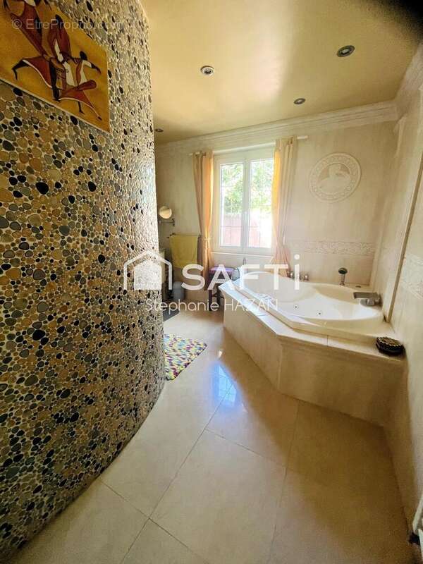 Photo 7 - Maison à LE MUY