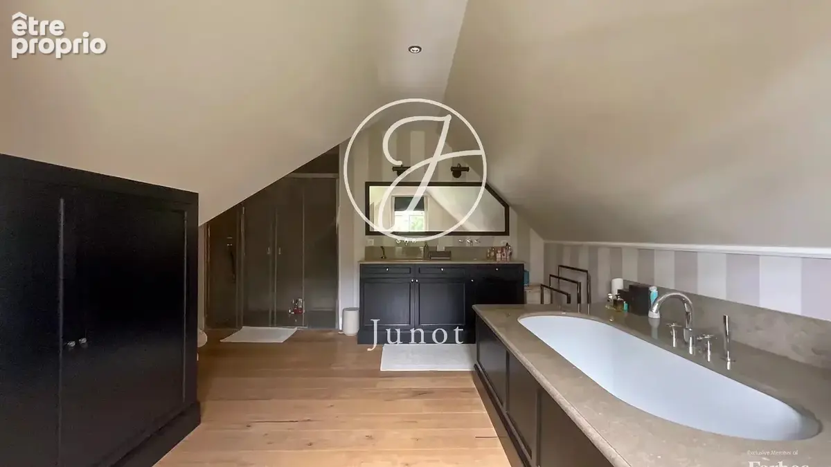 Mouvaux – Maison d’exception – 7 pièces - 262.48m² habitables – 7 pièces – 5 chambres – Piscine – Parc paysagé – Garage et parki - photo 9
