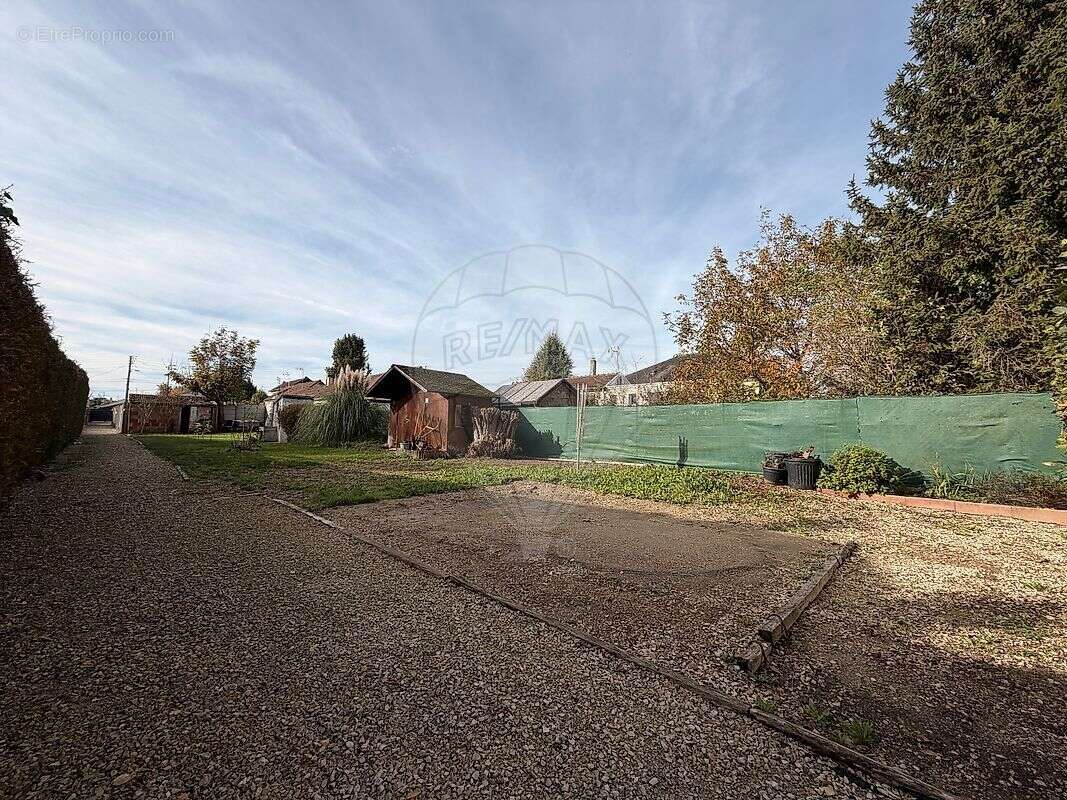 Maison à SAINT-JULIEN-LES-VILLAS