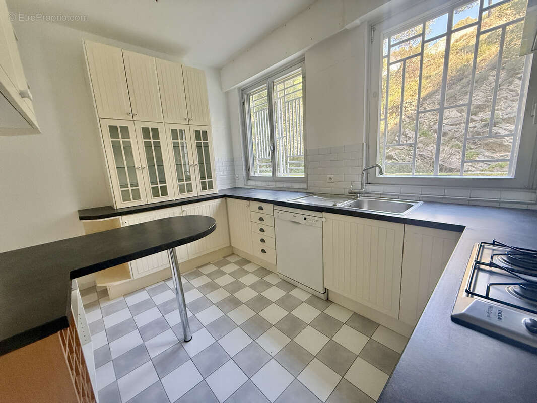 Appartement à MARSEILLE-8E