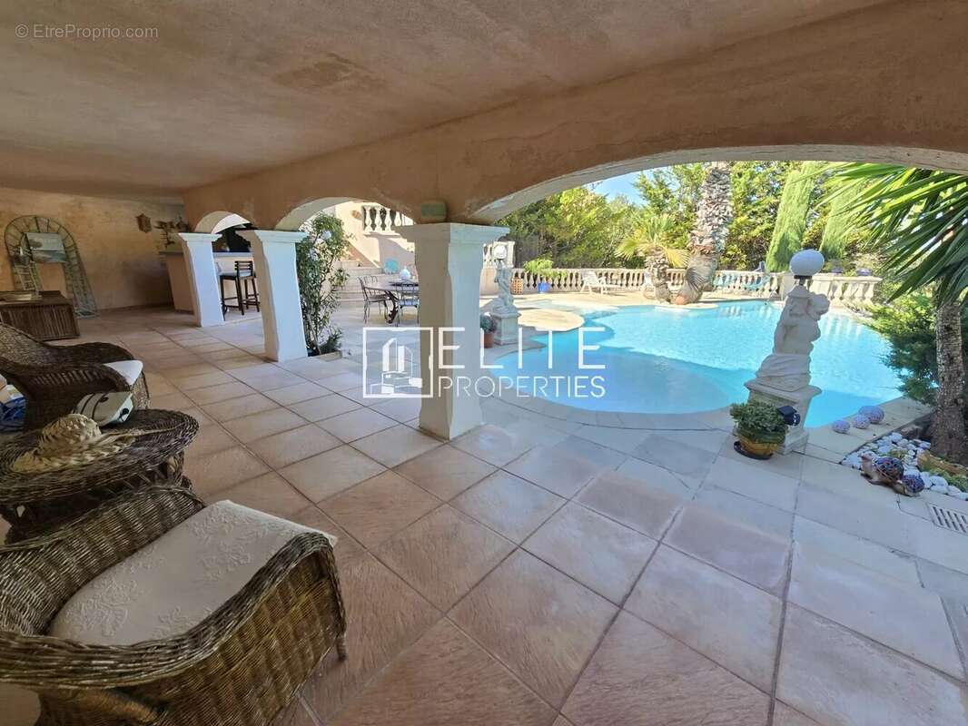 Maison à LES ADRETS-DE-L'ESTEREL