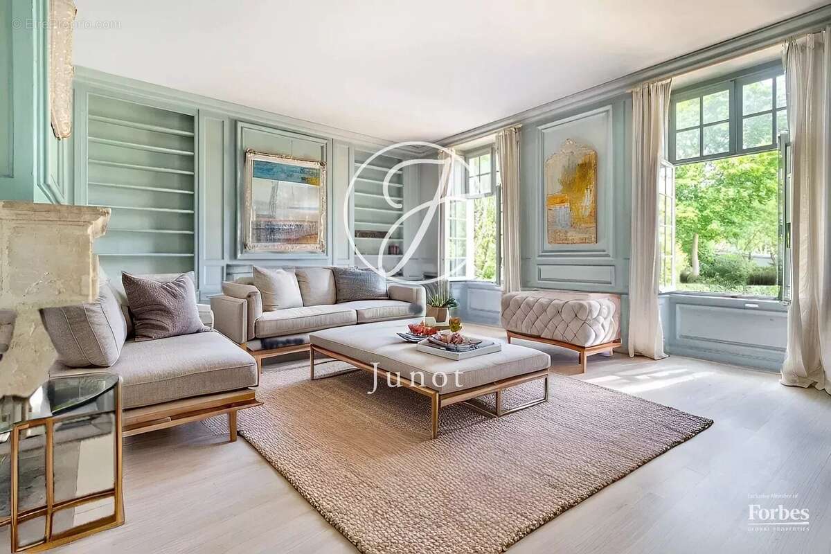 Maison à MARNES-LA-COQUETTE