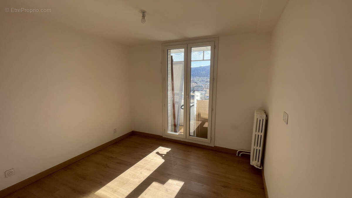 Appartement à MARSEILLE-6E