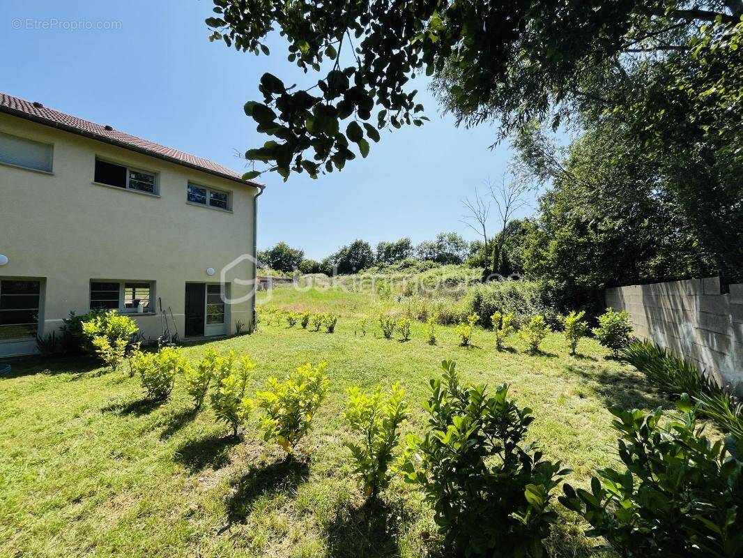 Maison à CRECHES-SUR-SAONE