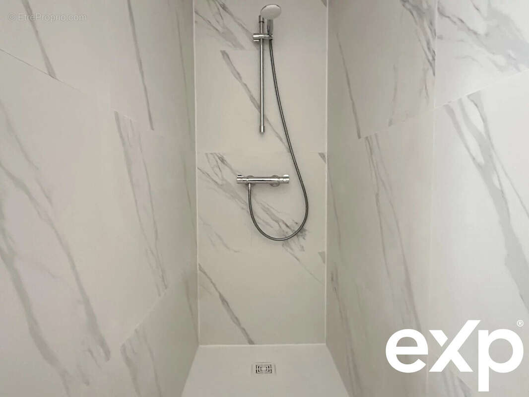 Appartement à SAINT-JEAN-D'ANGELY