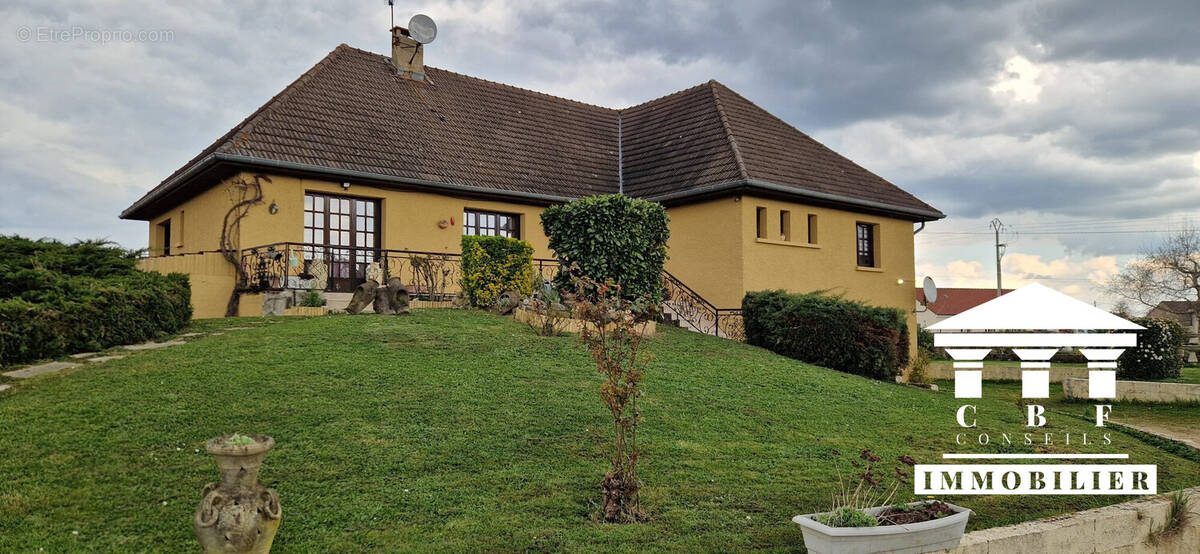 Maison à FARGES-LES-CHALON