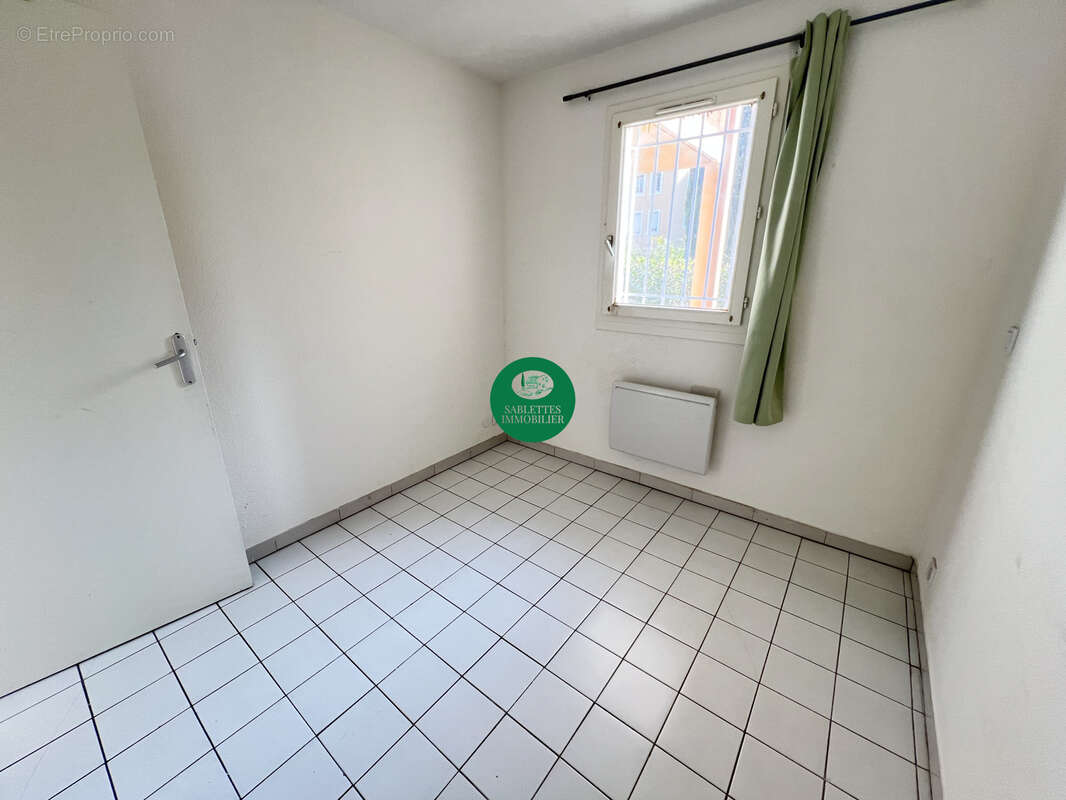 Rez-de-jardin 3 pièces au calme dans résidence sécurisée avec piscine - photo 8