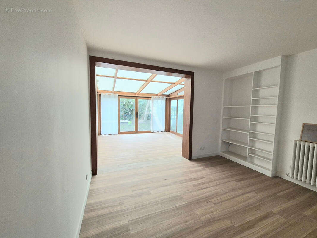 Maison à BURES-SUR-YVETTE