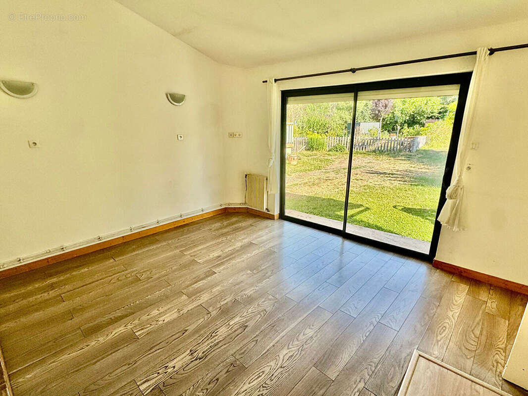 AUBIÈRE / Opportunité maison à vendre au calme avec jardin et 2 chambres ! - photo 9