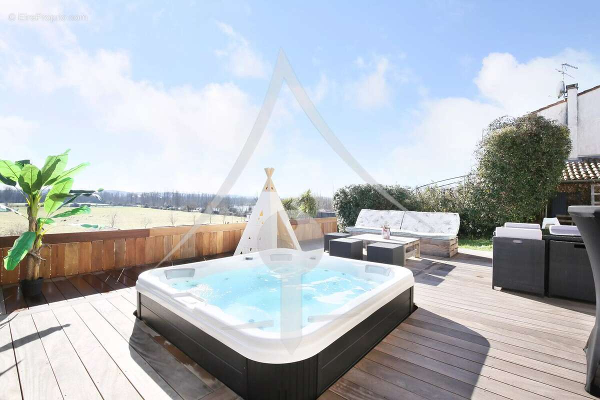 Maison 130 m² à Lavernose-Lacasse (31410) – Vue Pyrénées. spa & terrasse - photo 7