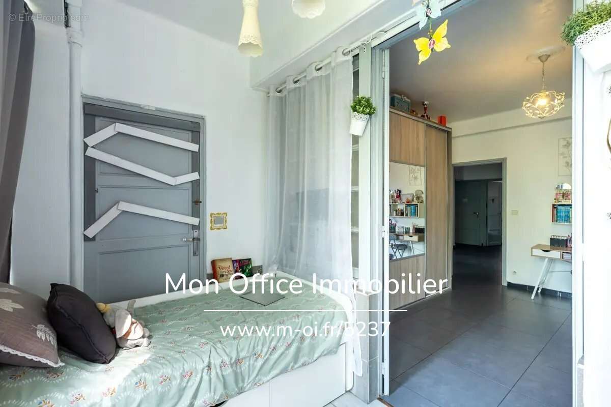Appartement à MARSEILLE-3E
