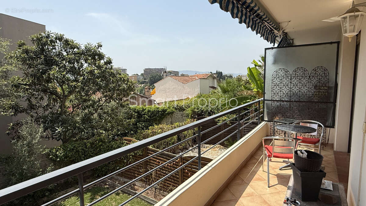 Le Cannet - Spacieux 3 pièces de 70 m2 rénové avec terrasse et garage fermé - photo 10