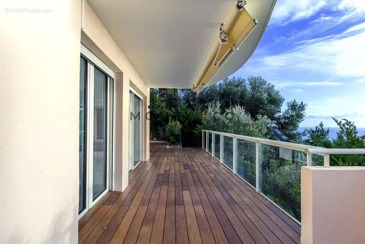 Appartement à ROQUEBRUNE-CAP-MARTIN