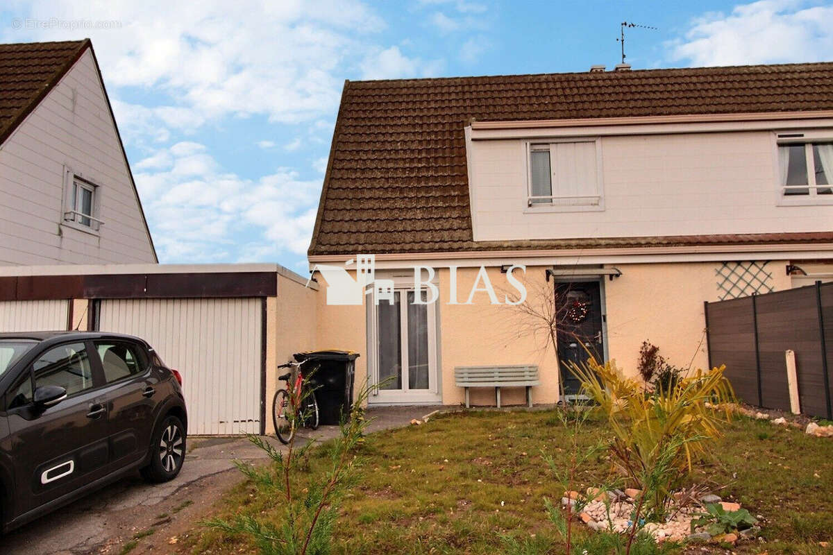 Maison à LE NEUBOURG