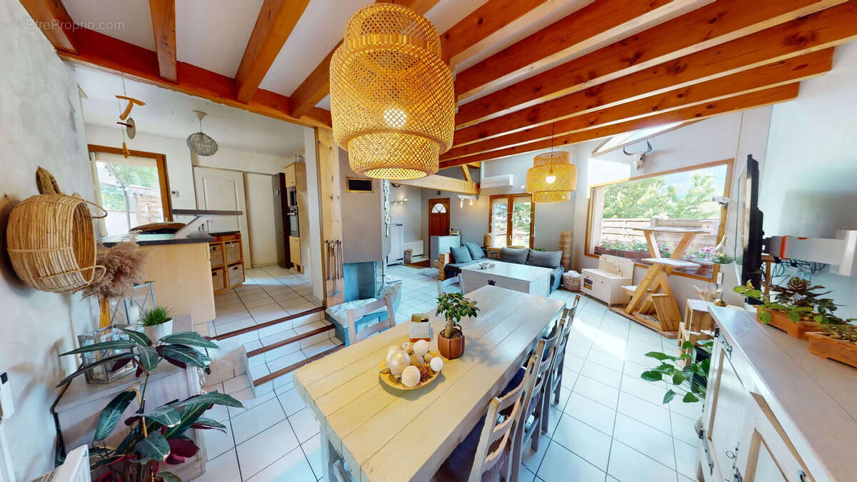 Maison à GIERES