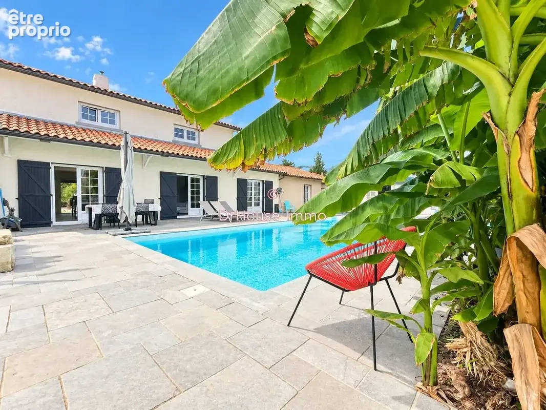 Maison 8 pièces 243 m² à vendre à Cisse (86170) - photo 2