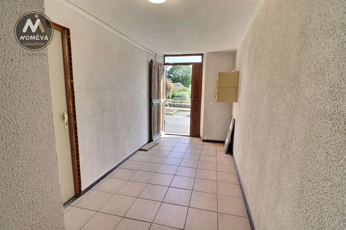 Appartement à DUNIERES