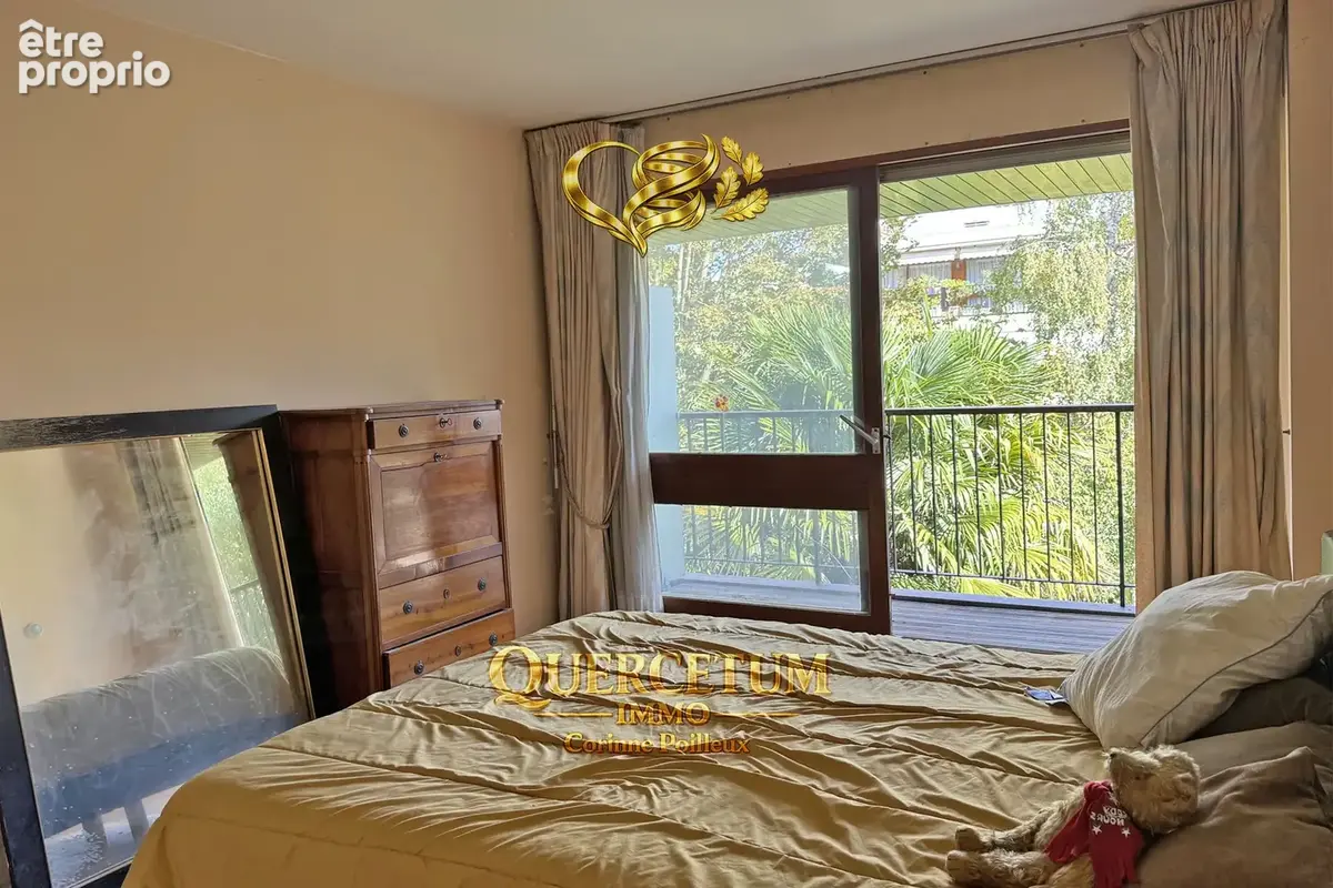 'CAMPHRIER SACRE ' : appartement 3 chambres 96 m2 - balcon filant 12 m2 - photo 7