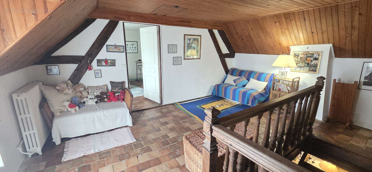 Maison à MENOU