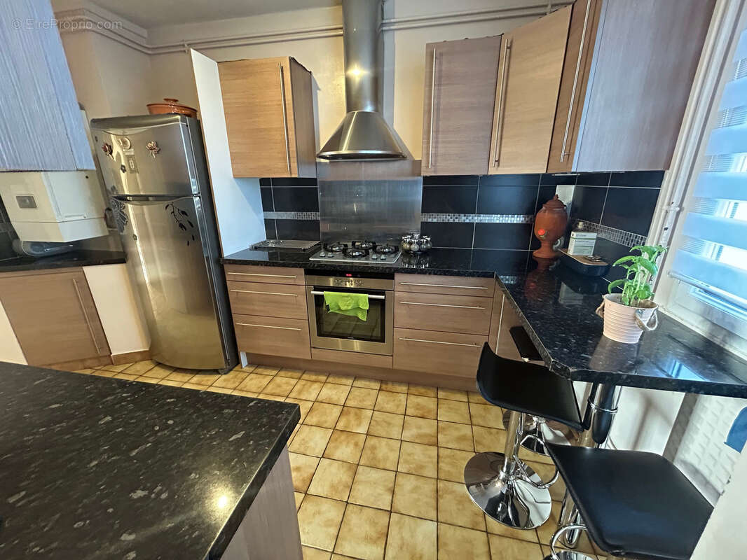 Appartement à MEYZIEU