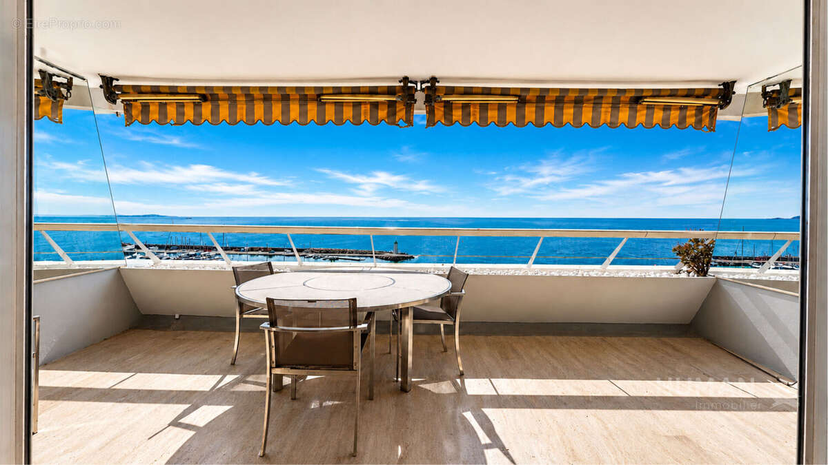Appartement à VILLENEUVE-LOUBET