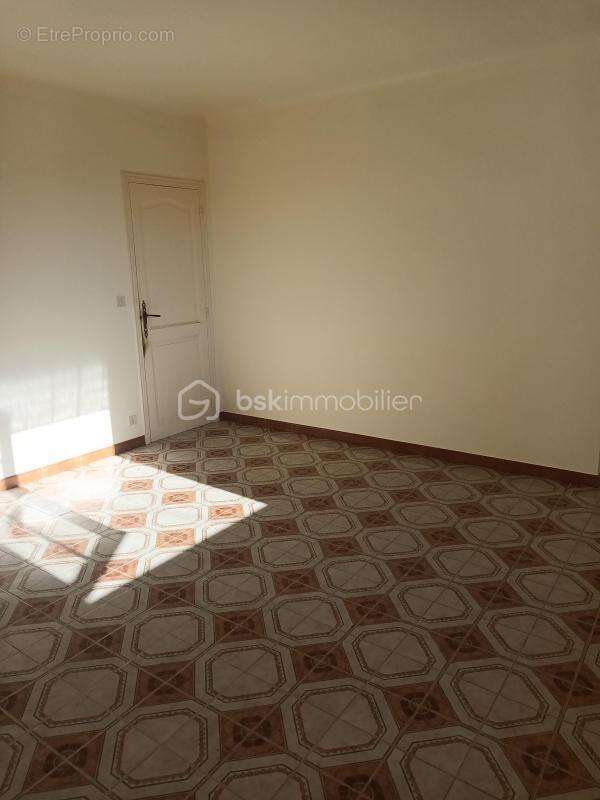 Maison à SAINT-HILAIRE-D'OZILHAN