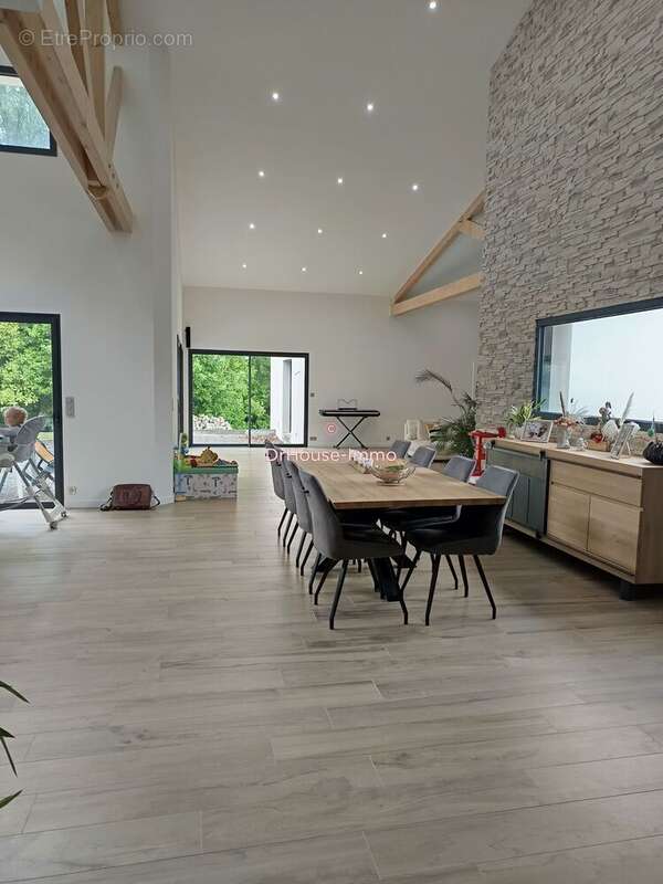 Maison à LOUVIGNE-DU-DESERT