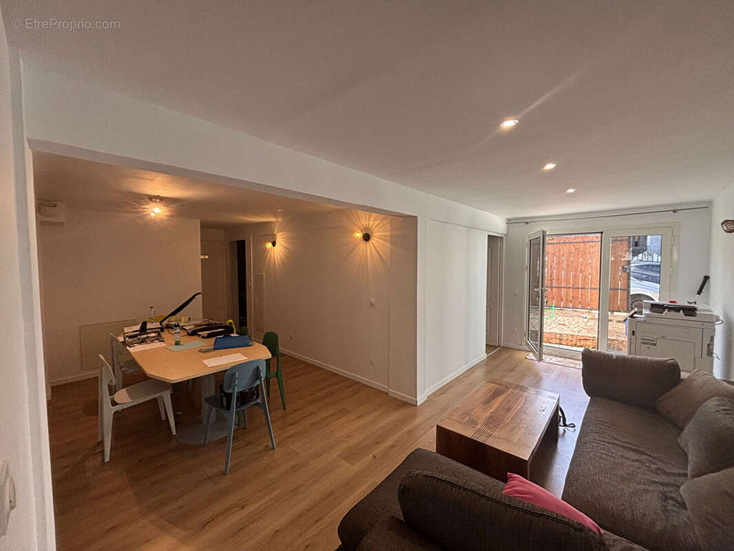 Maison Le Tampon 10 pièces 142 m2 - photo 2
