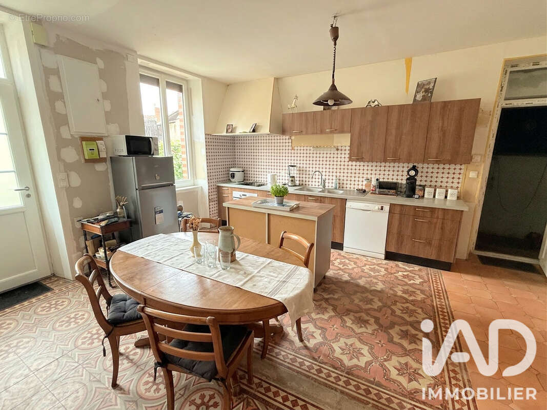 Photo 5 - Maison à SAULZAIS-LE-POTIER
