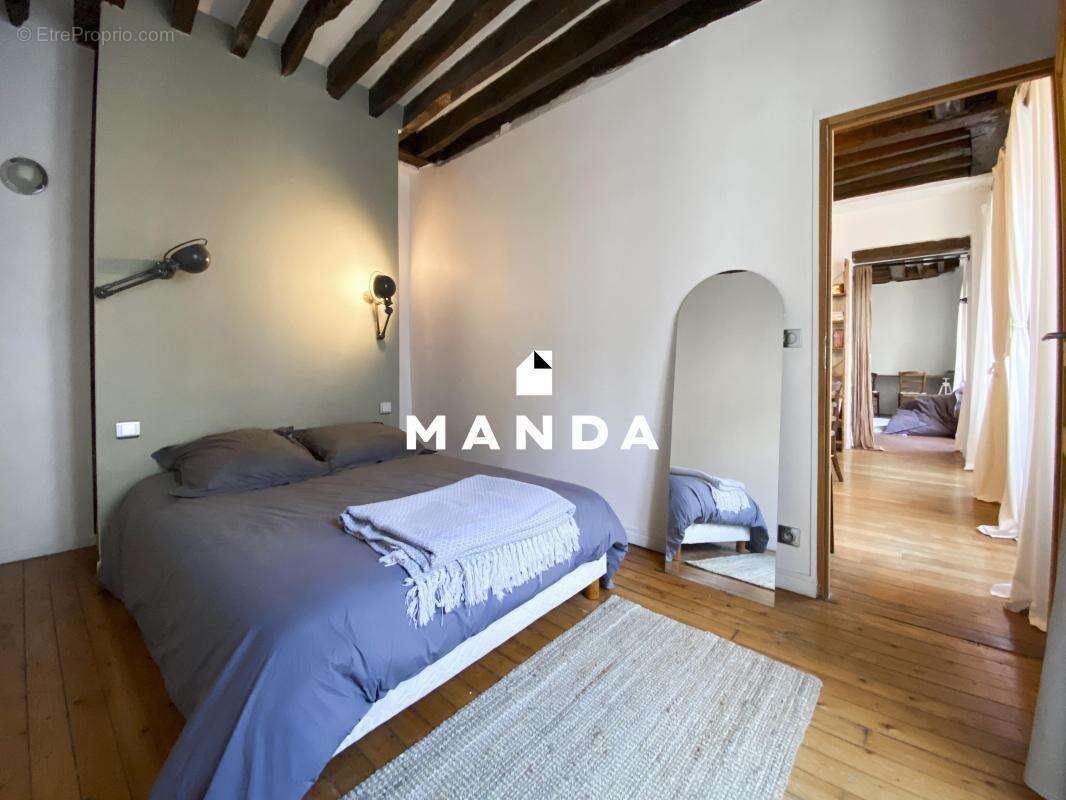 Appartement à PARIS-3E