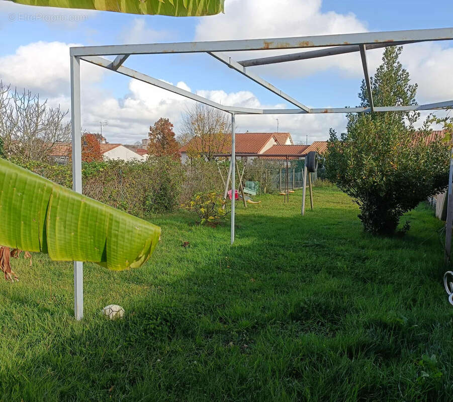 Maison à MESNARD-LA-BAROTIERE