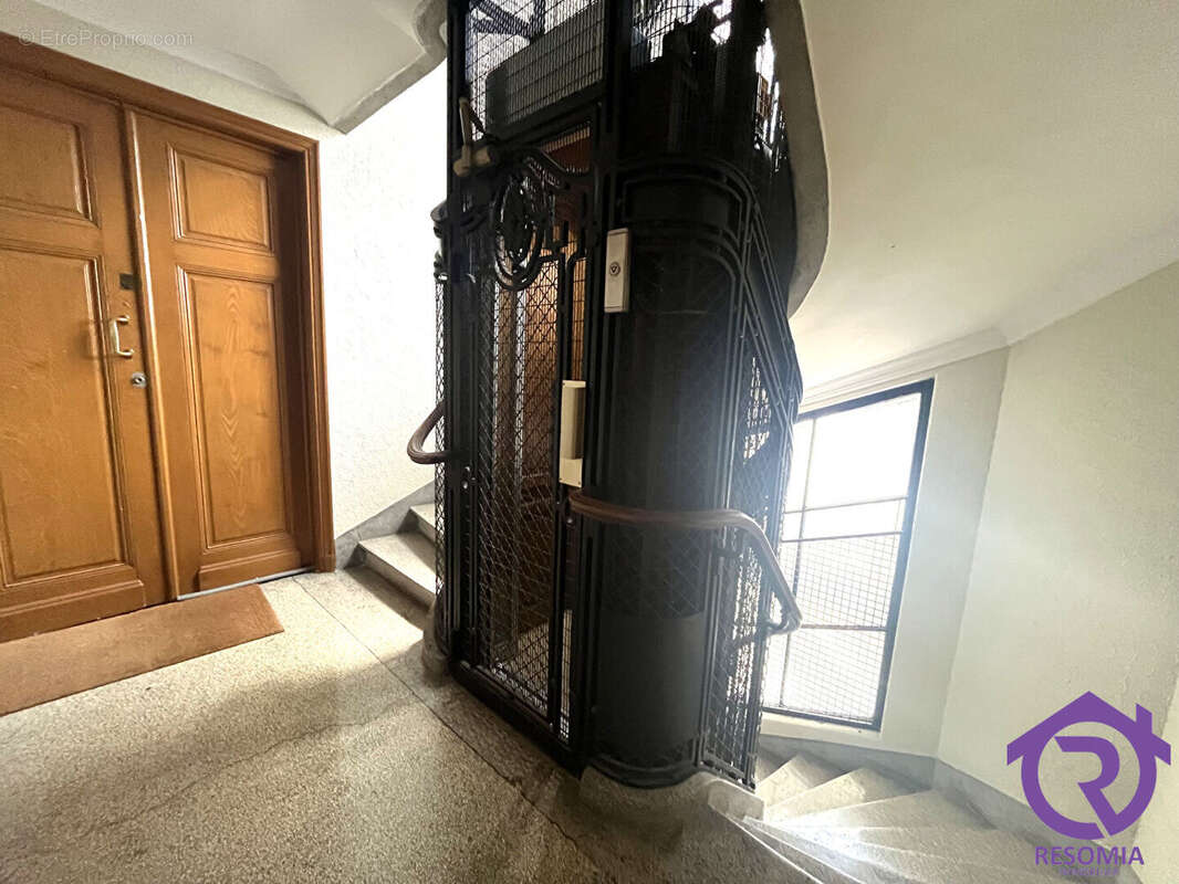 Appartement 2-3 pièces 64 m² - 2 balcons - 6ème étage - pas de vis à vis - photo 8
