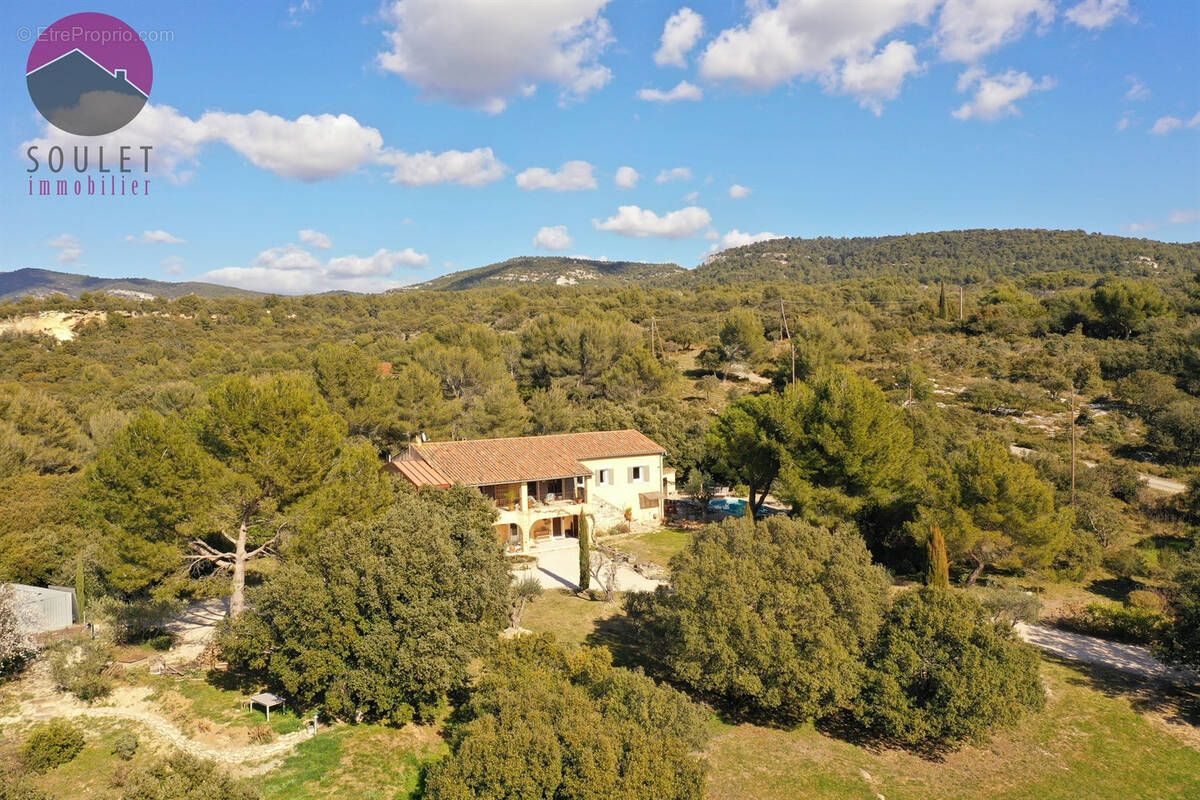 Maison à L'ISLE-SUR-LA-SORGUE