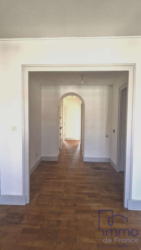 Appartement 78 m² à Saint-Etienne  - photo 7