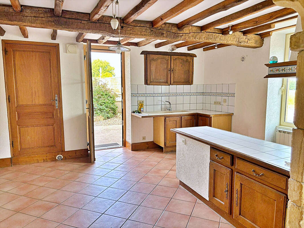 Maison à OUCHES