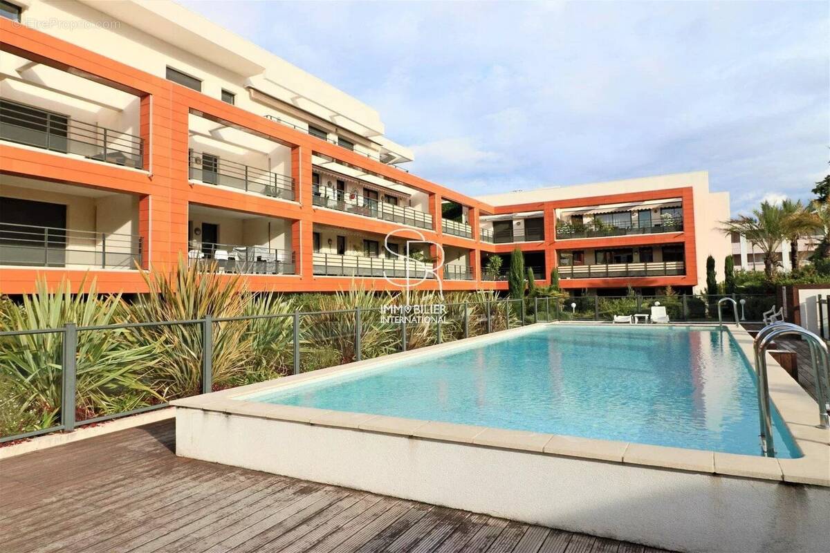 Appartement à VILLENEUVE-LOUBET