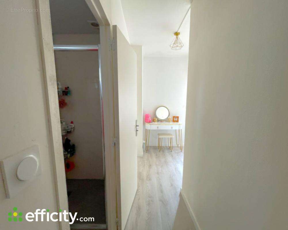 Appartement 155 m² à Saint-Medard-De-Guizieres  - photo 6
