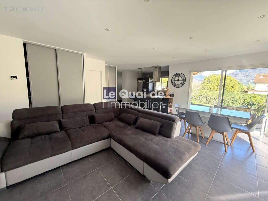 Maison 108 m² à Le Touvet  - photo 2