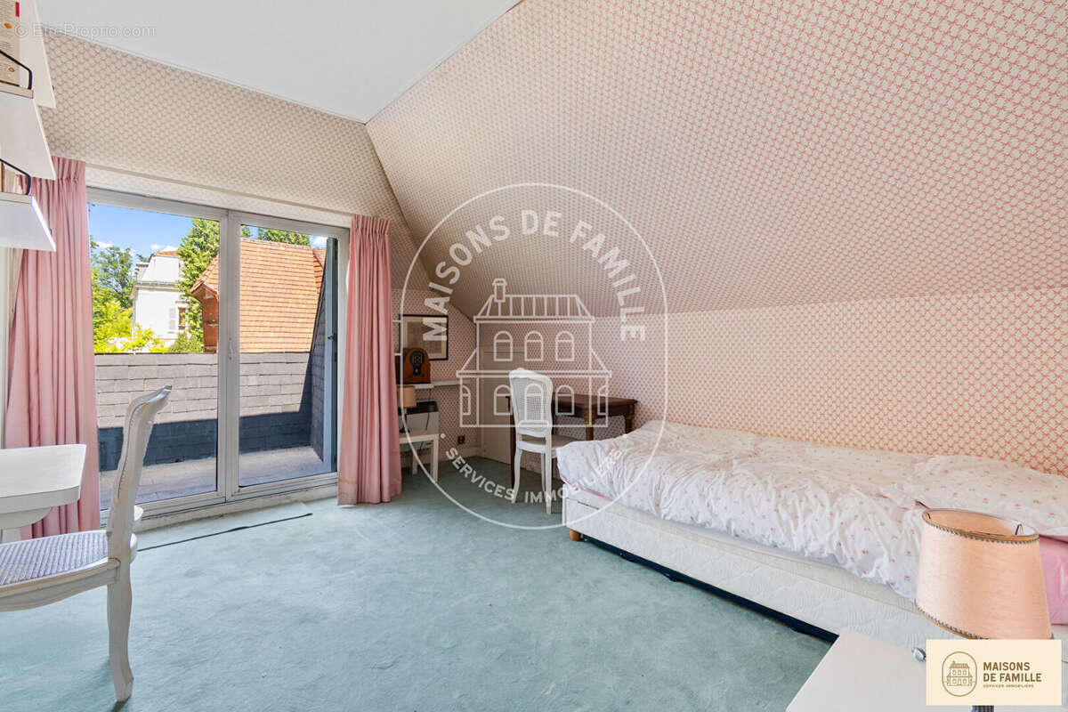 Maison à LE VESINET