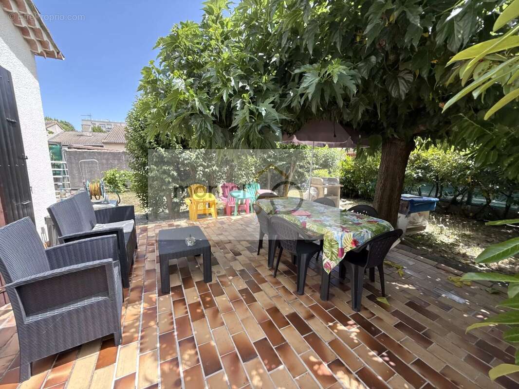 Maison à MONTELIMAR