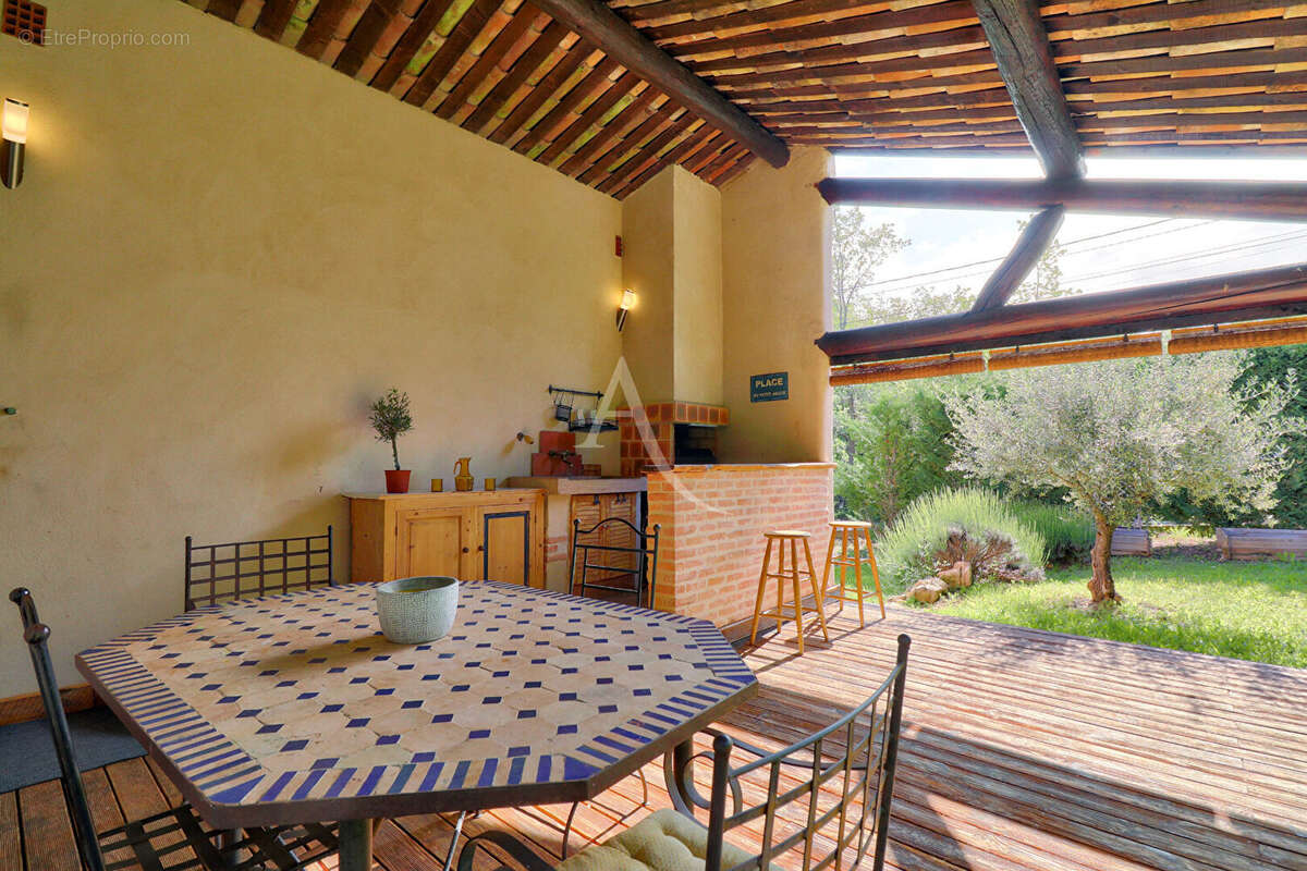 Villa type 6 au calme de 172m2 avec jardin garage abri voiture double et piscine - photo 15