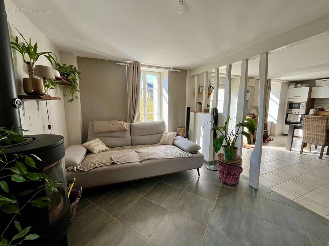 Maison à LA CHAPELLE-ERBREE