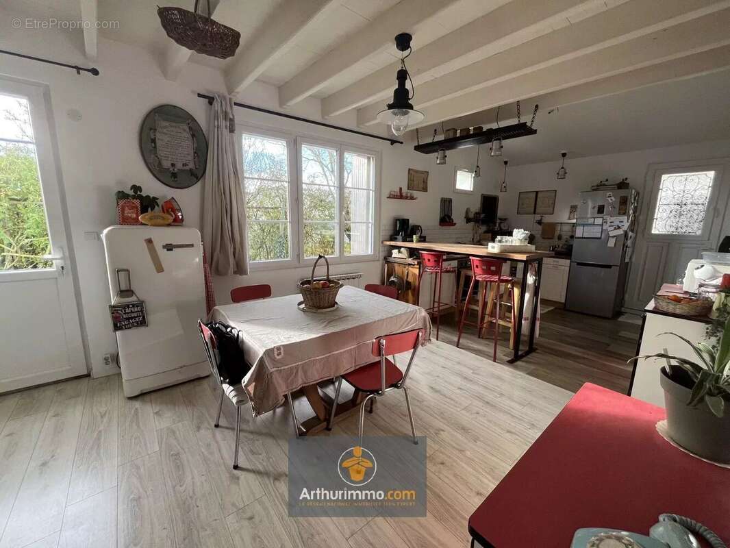 Maison à LE GUE-D'ALLERE