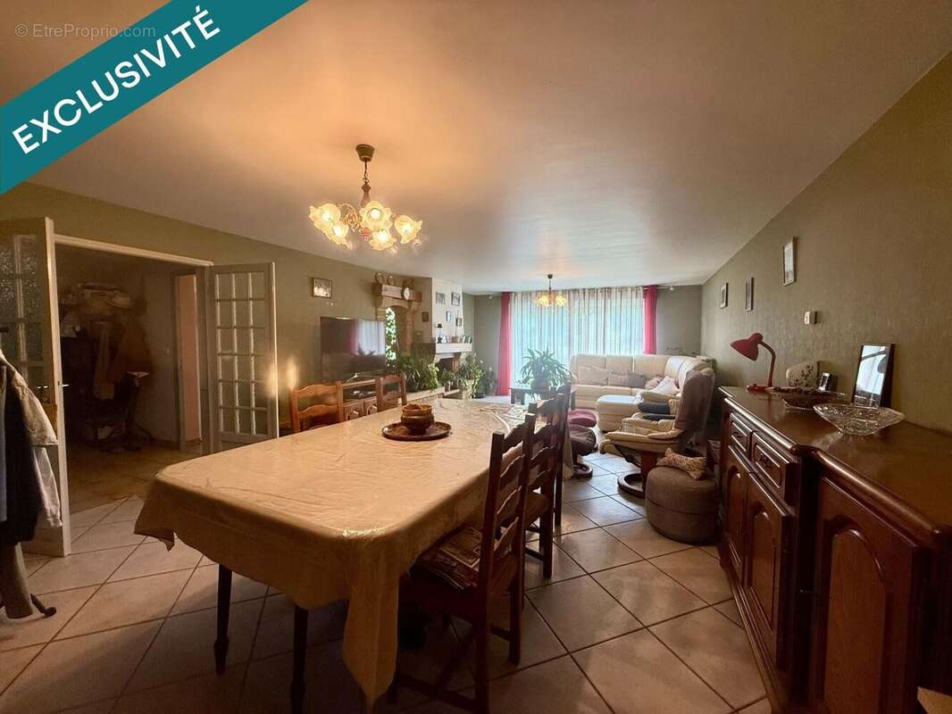 Maison 219 m² à Neuvicq  - photo 8