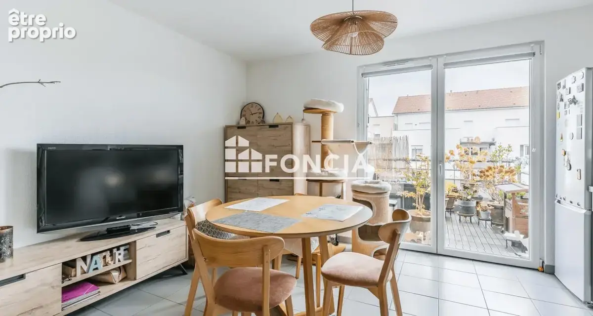 A Woippy village, à proximité des commerces et dans un secteur calme, beau F2 avec terrasse et parking - photo 3