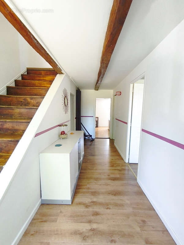 Maison à DECAZEVILLE