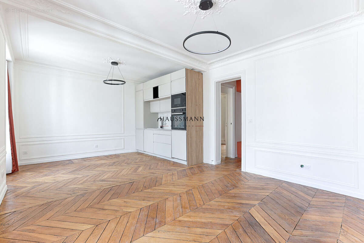 Appartement à PARIS-17E