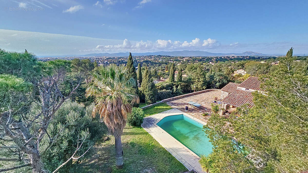 Maison à FREJUS